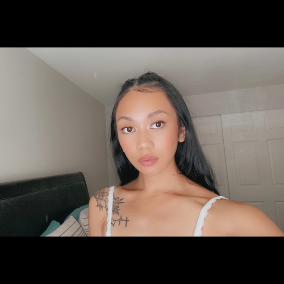 Meet your Posher, Erika - Picture 1 of 1